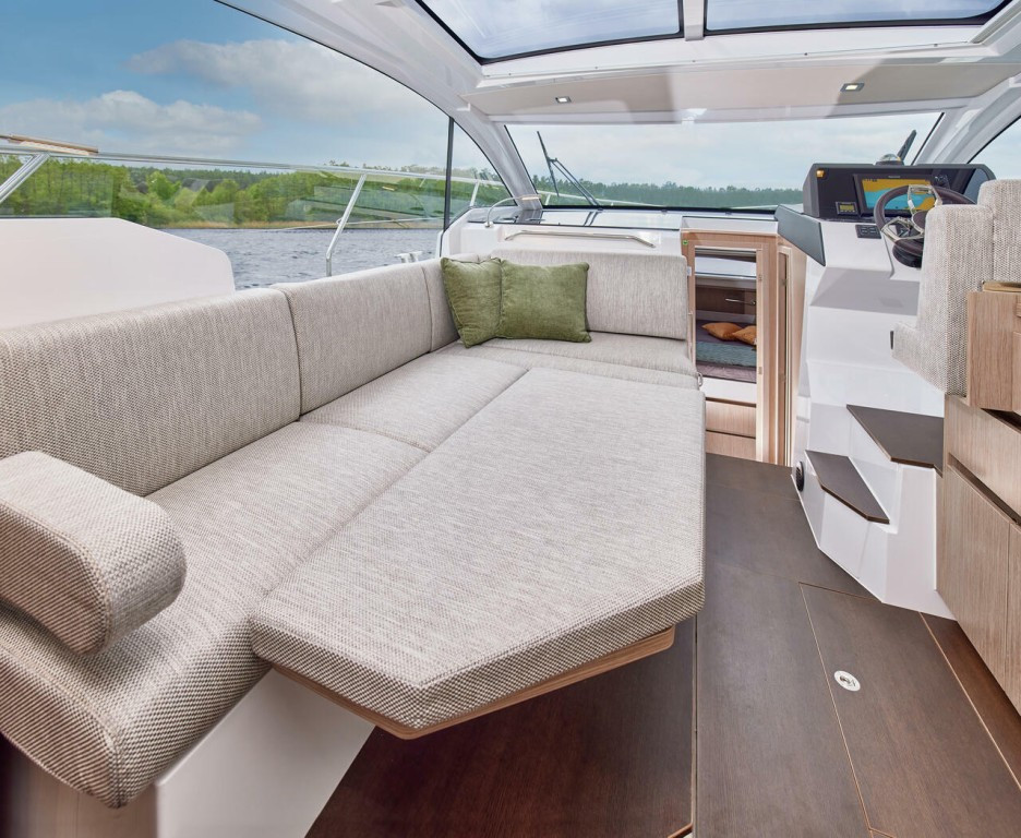 Yacht SEALINE - C335V "Stormi"