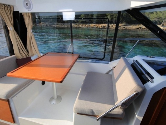 Yacht JEANNEAU - Merry Fisher 895 "Aquaduck"