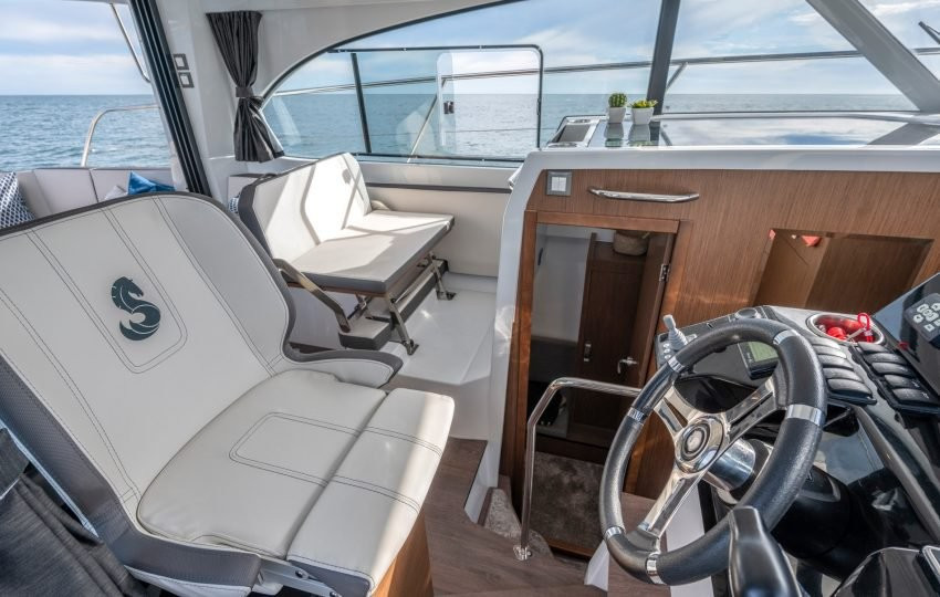 Yacht BENETEAU - Antares 11 Fly OB "Jean"