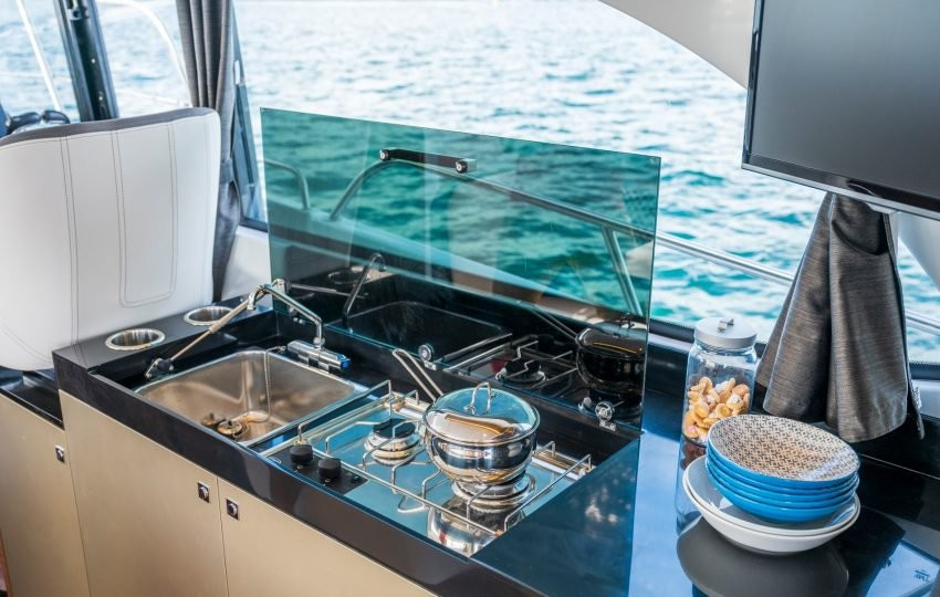 Yacht BENETEAU - Antares 11 Fly OB "Jean"