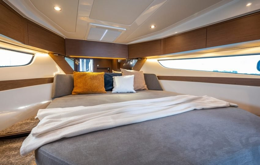 Yacht BENETEAU - Antares 11 Fly OB "Jean"