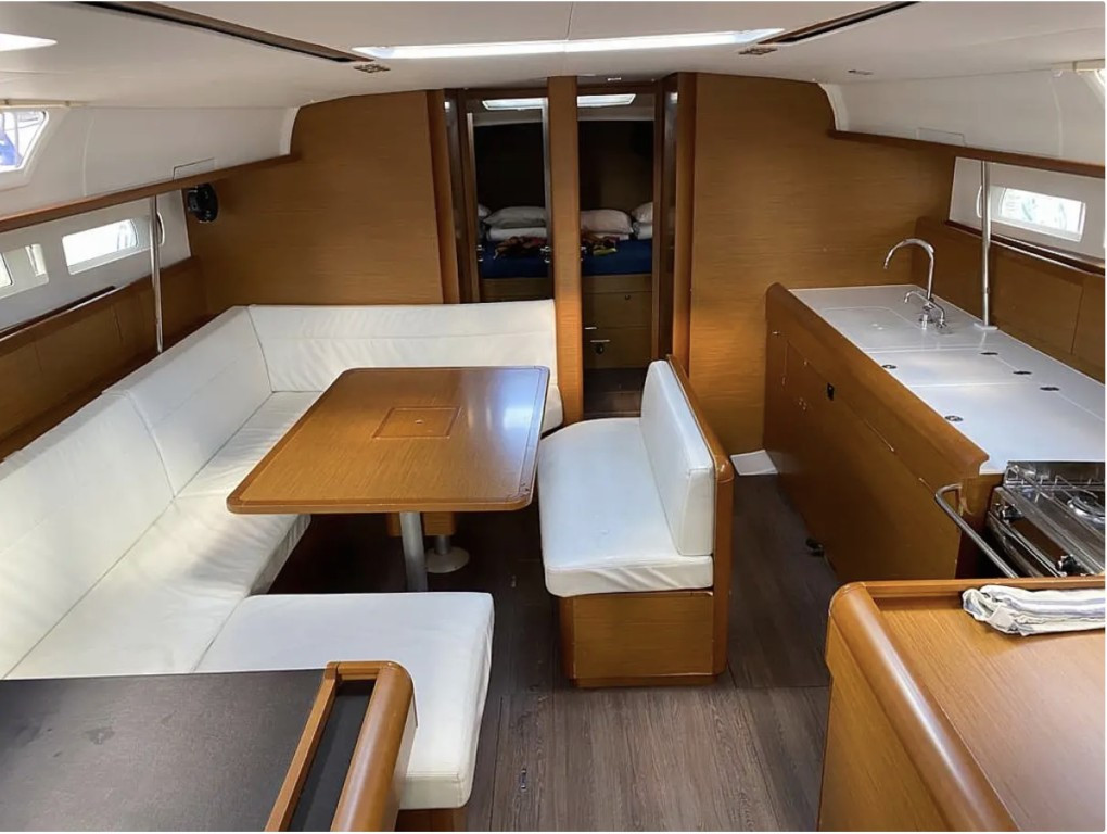 Yacht JEANNEAU - Sun Odyssey 519 "Alboran Pacharán"