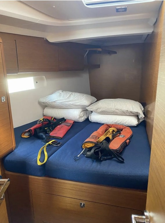 Yacht JEANNEAU - Sun Odyssey 519 "Alboran Pacharán"