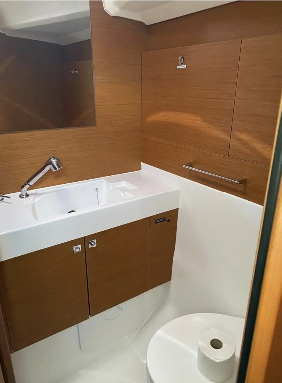 Yacht JEANNEAU - Sun Odyssey 519 "Alboran Pacharán"