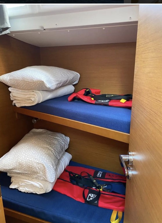 Yacht JEANNEAU - Sun Odyssey 519 "Alboran Pacharán"