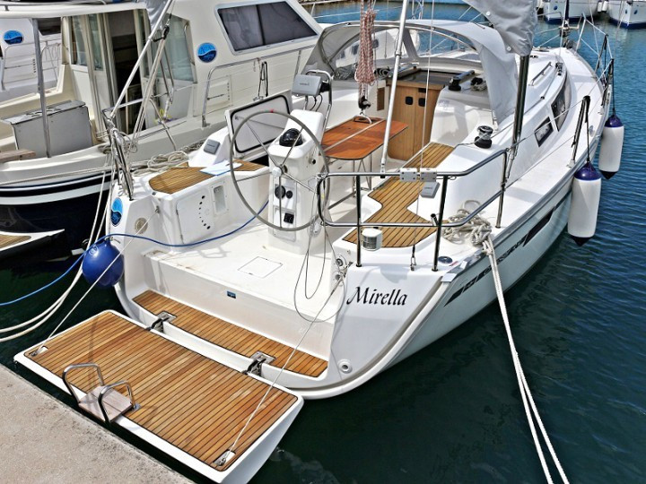 Yacht BAVARIA - Cruiser 33 "Mirella"