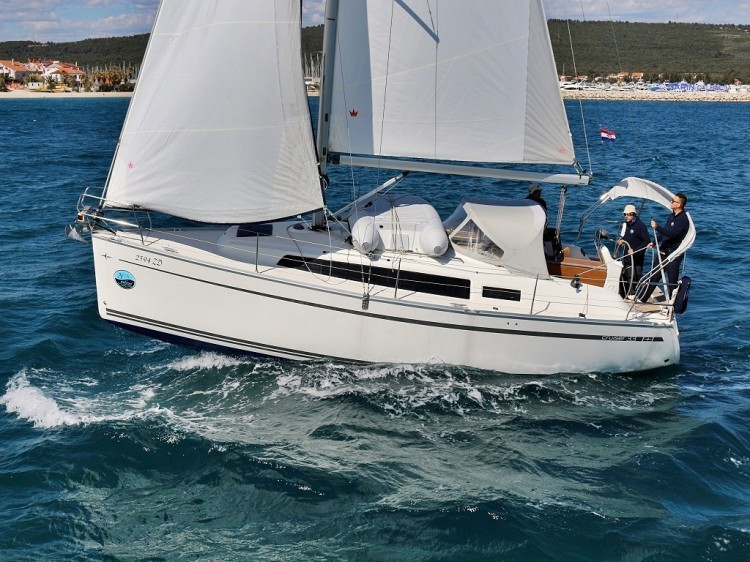 Yacht BAVARIA - Cruiser 33 "Mirella"