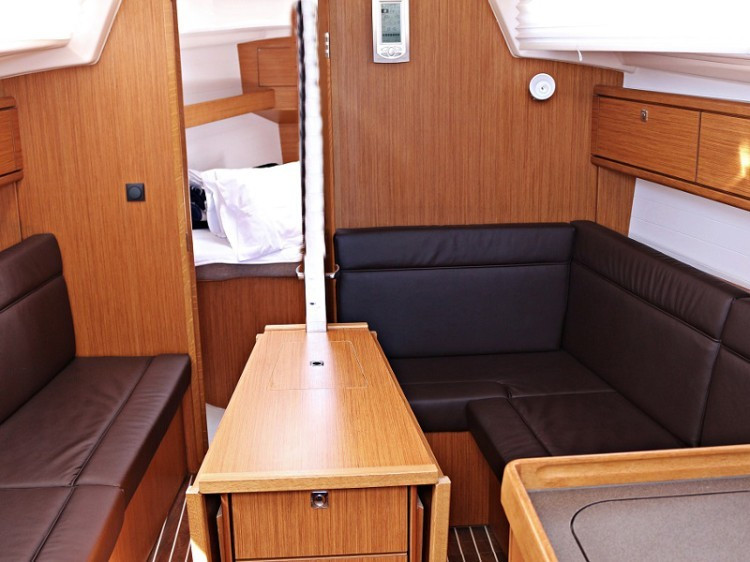 Yacht BAVARIA - Cruiser 33 "Mirella"