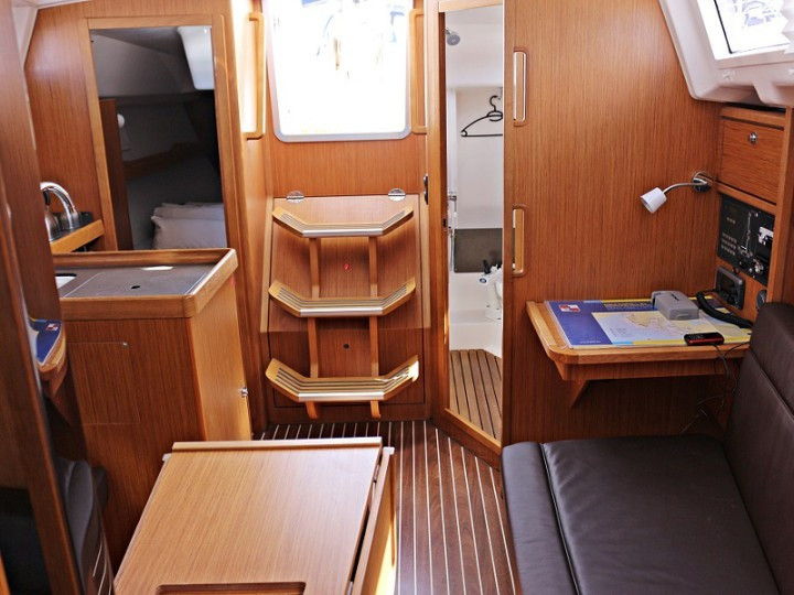 Yacht BAVARIA - Cruiser 33 "Mirella"