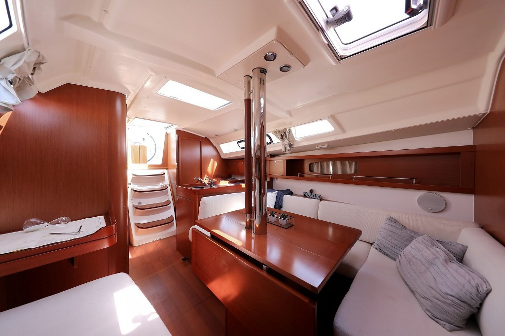 Yacht BENETEAU - Oceanis 34 "Caprice"