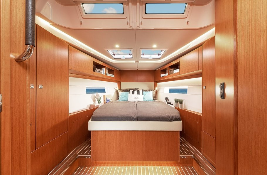 Yacht BAVARIA - C45 "Southern Star"