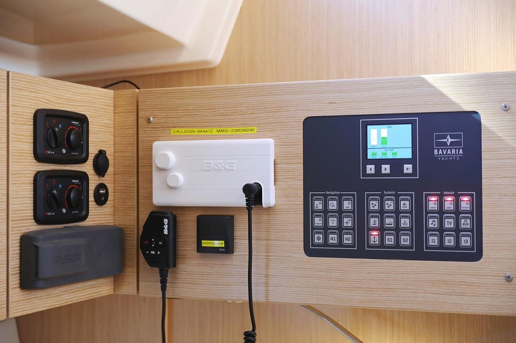 Yacht BAVARIA - C45 Holiday "A. HO. I. one"