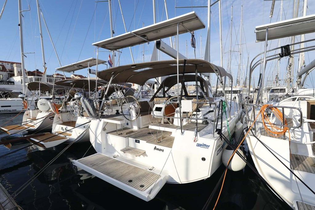 Yacht BAVARIA - C38 Style "Amore"