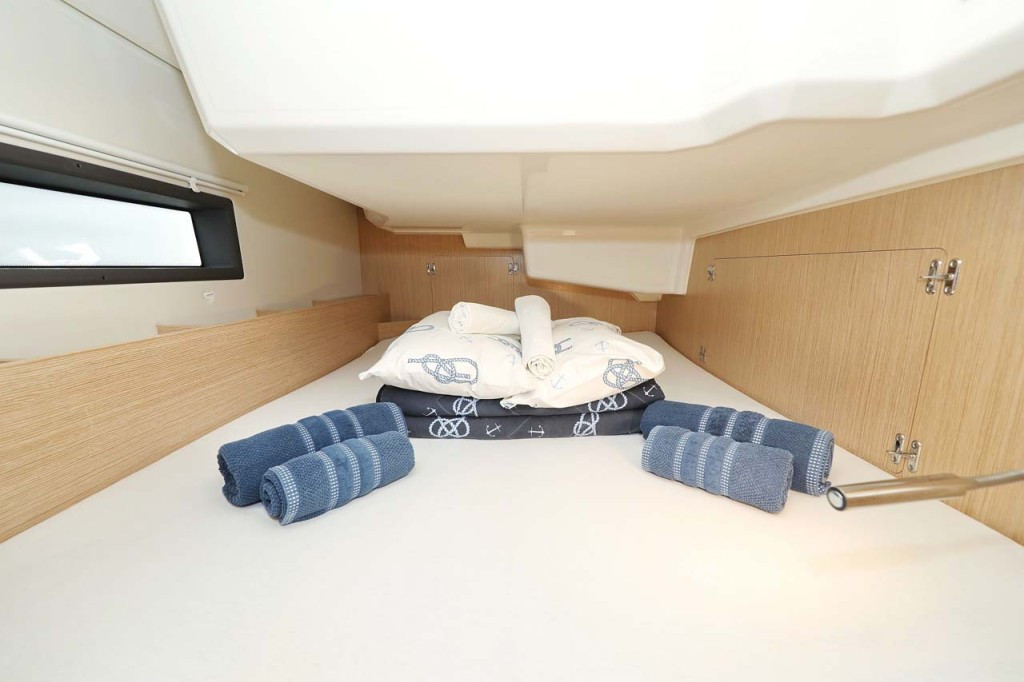 Yacht BAVARIA - C38 Style "Amore"