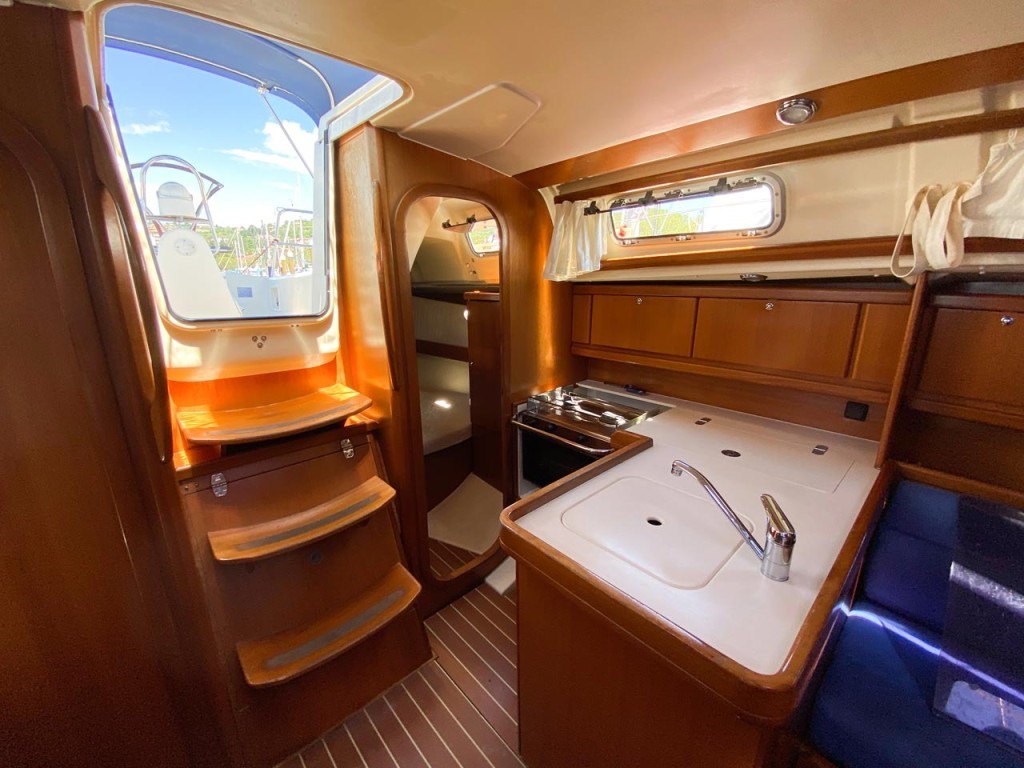 Yacht DUFOUR - 325 Grand Large "Rožmarinka"