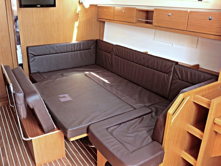 Yacht BAVARIA - Cruiser 40 "Marisa"