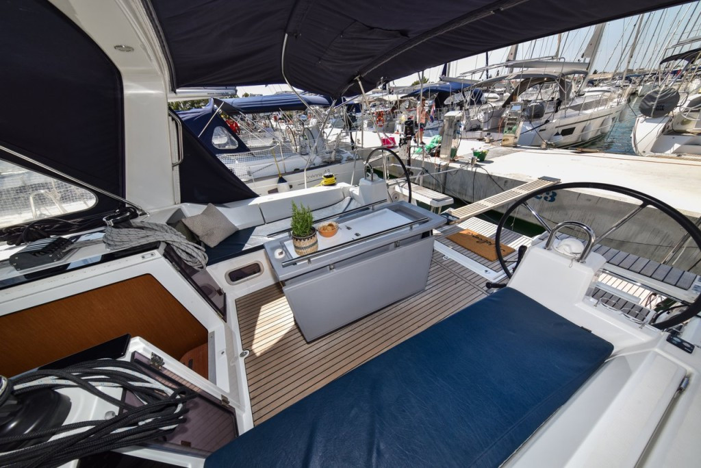Yacht BENETEAU - Oceanis 41.1 "4play"