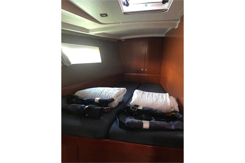 Yacht BENETEAU - Oceanis 45 "Alboran Gin Fizz"