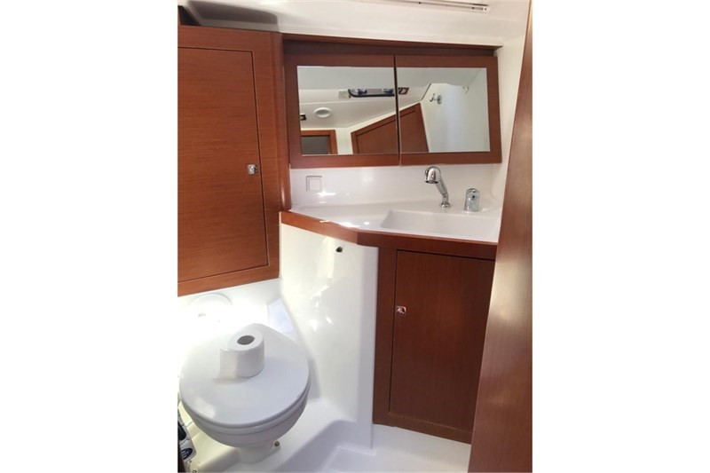 Yacht BENETEAU - Oceanis 45 "Alboran Gin Fizz"