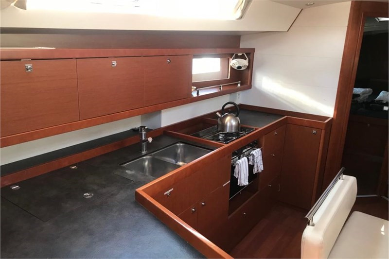 Yacht BENETEAU - Oceanis 45 "Alboran Gin Fizz"