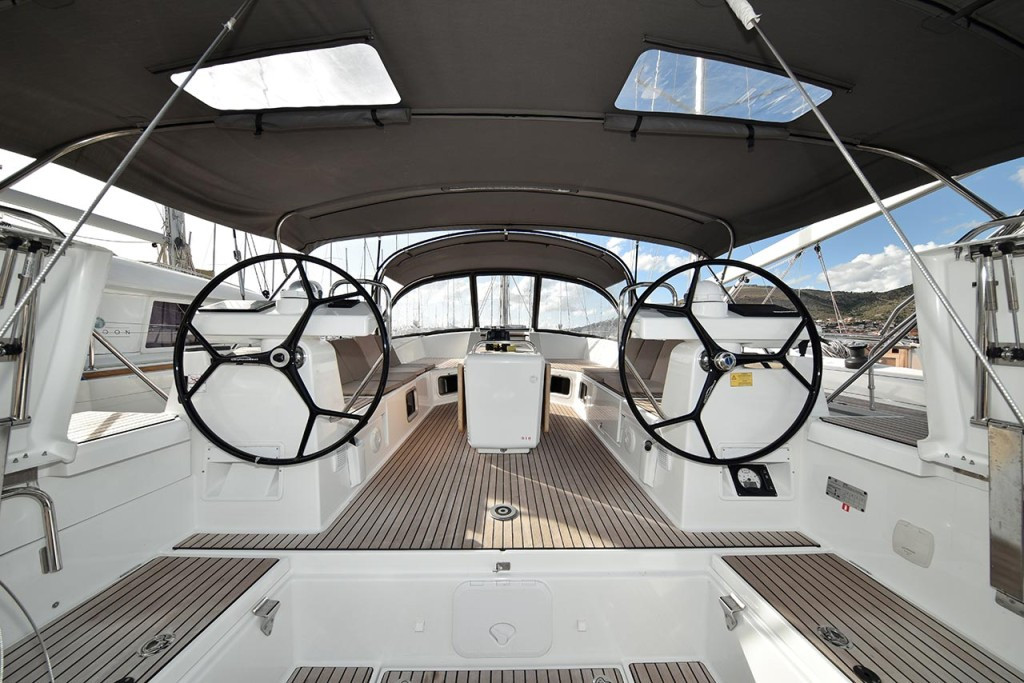 Yacht JEANNEAU - 54 "Mary-Lu"