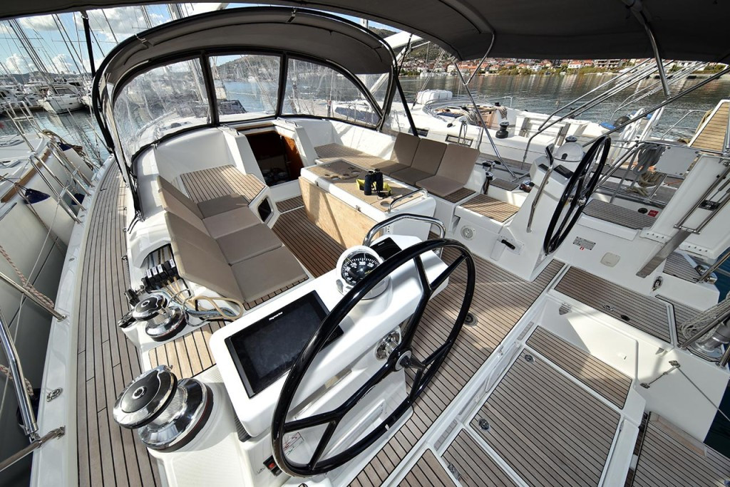 Yacht JEANNEAU - 54 "Mary-Lu"