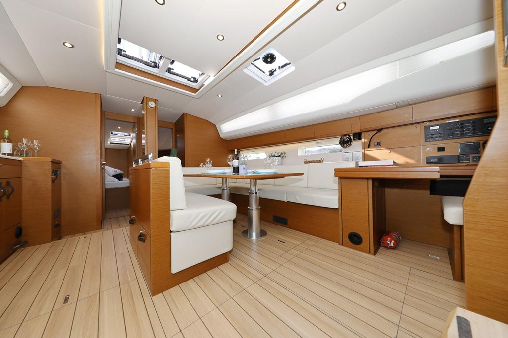 Yacht JEANNEAU - 54 "Mary-Lu"