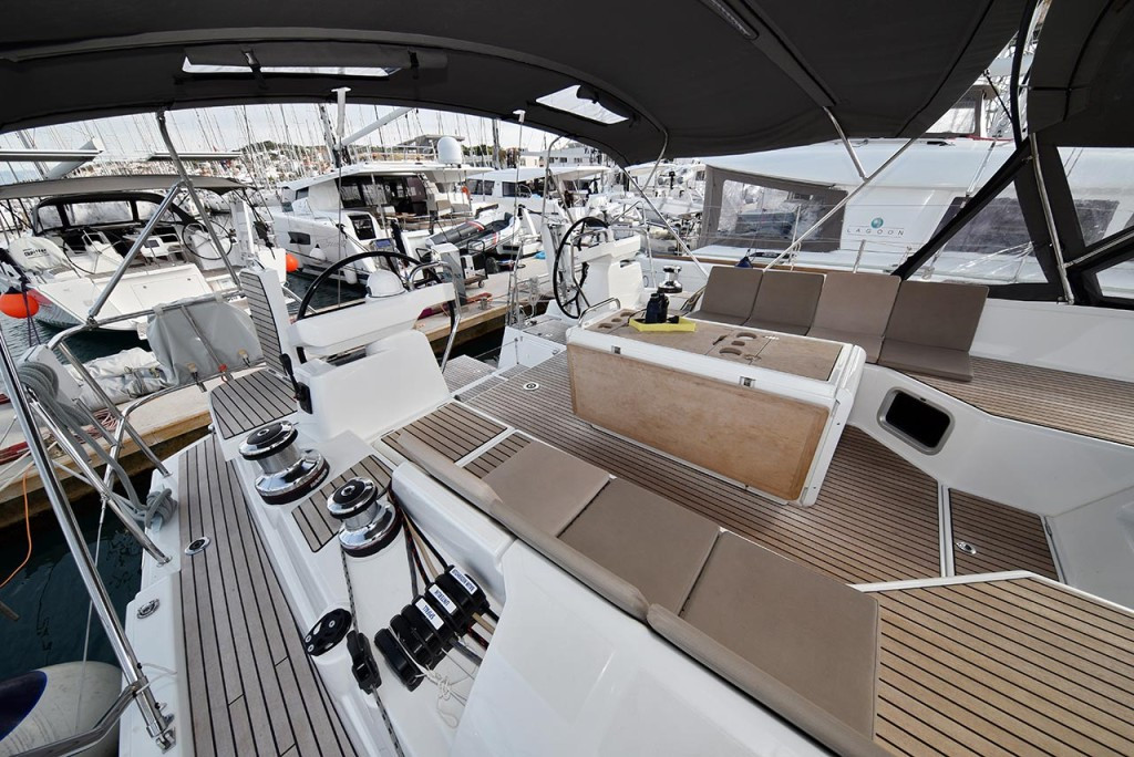 Yacht JEANNEAU - 54 "Mary-Lu"