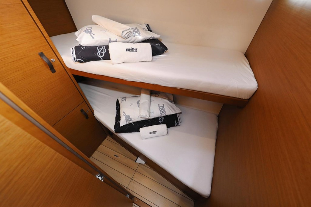 Yacht JEANNEAU - 54 "Mary-Lu"