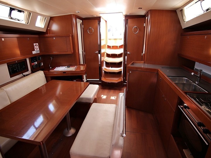 Yacht BENETEAU - Oceanis 45 "Golden Dreams"