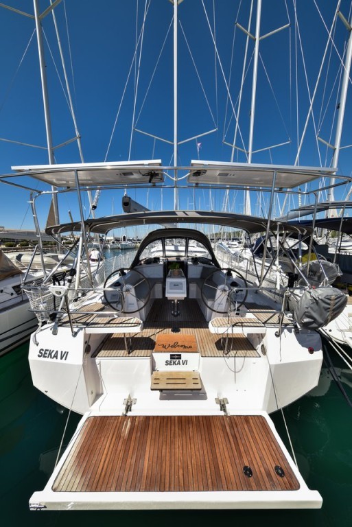 Yacht BAVARIA - C38 "Seka VI"