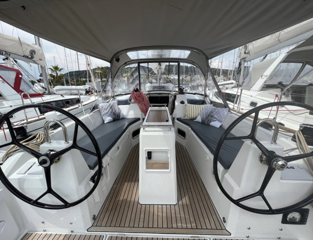 Yacht BENETEAU - Oceanis 34.1 "Rookie"