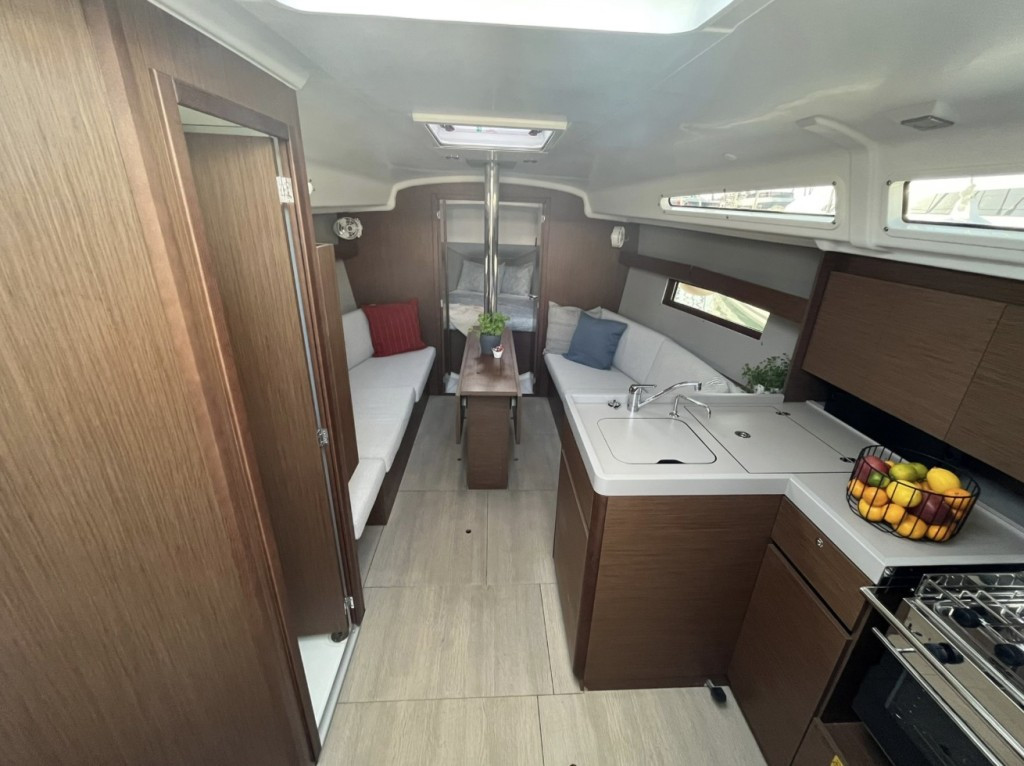 Yacht BENETEAU - Oceanis 34.1 "Rookie"