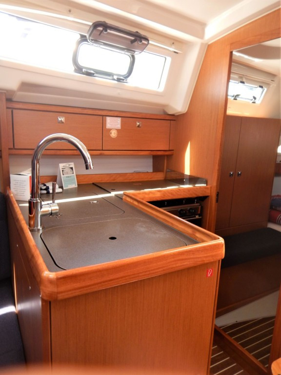 Yacht BAVARIA - Cruiser 33 "Homeoffice"