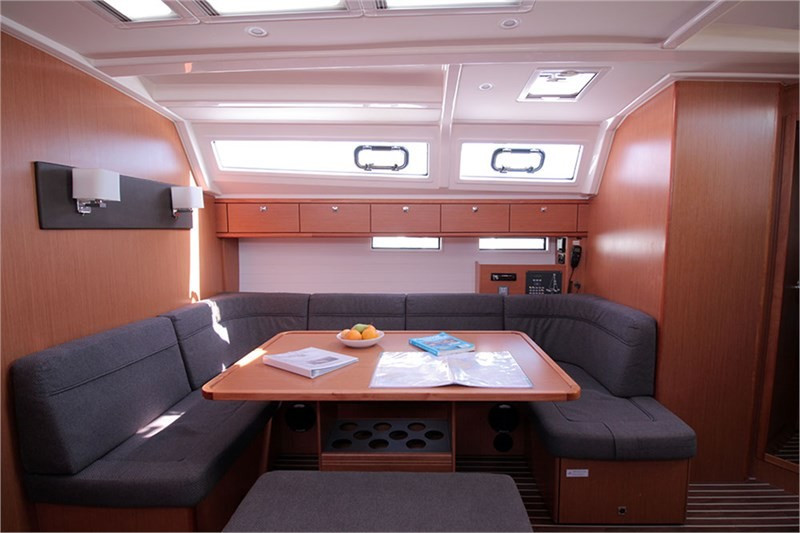 Yacht BAVARIA - Cruiser 46 "Casino Royal"