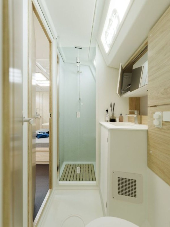 Yacht BAVARIA - C46 Electric "Aquila"