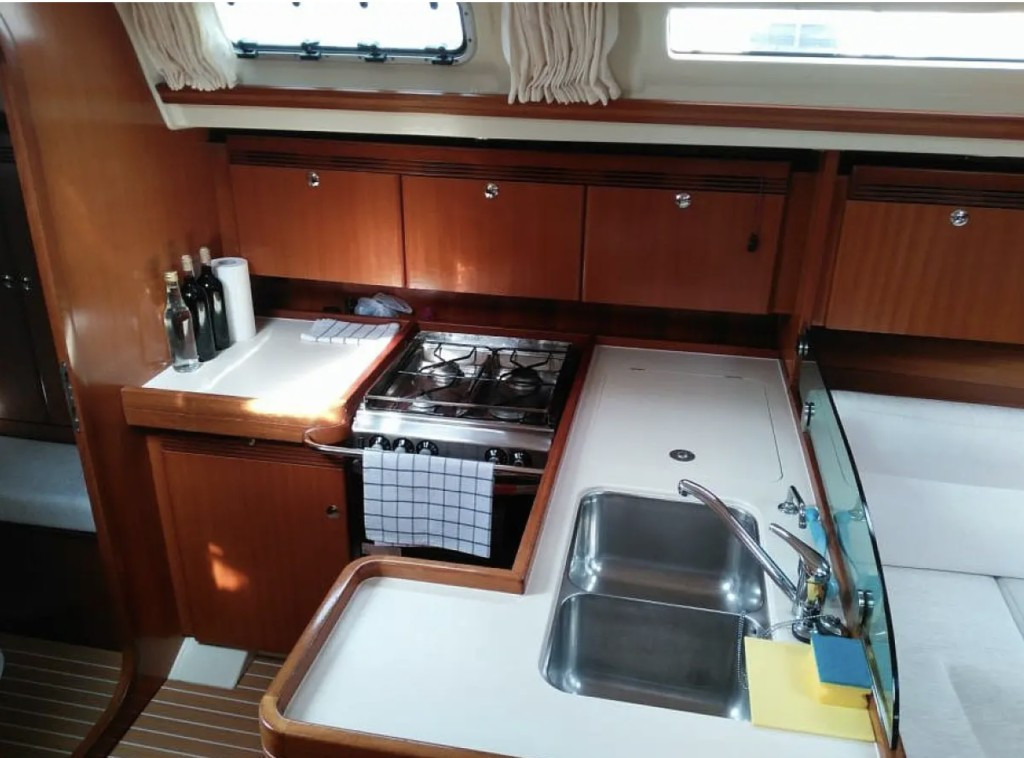 Yacht DUFOUR - 44 Performance "Victoria 1"