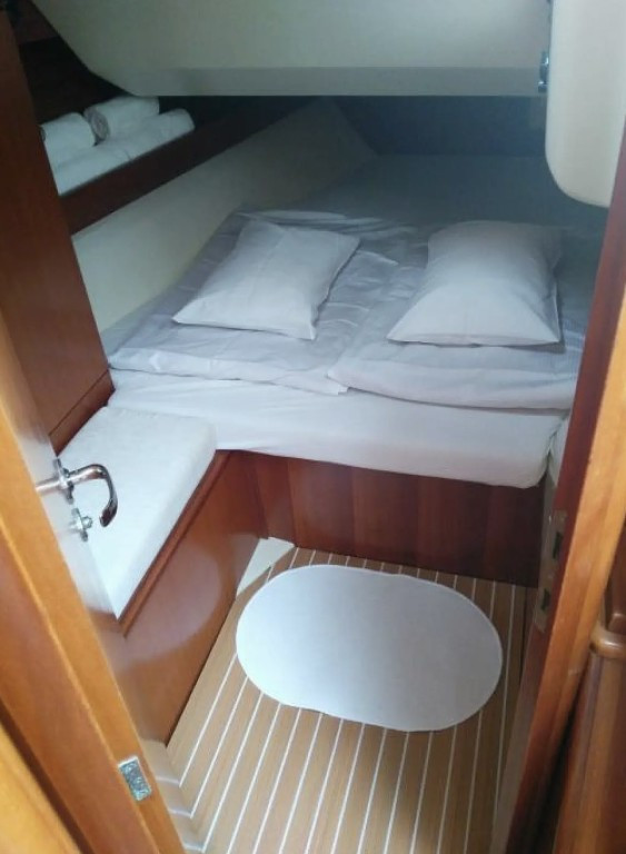 Yacht DUFOUR - 44 Performance "Victoria 1"