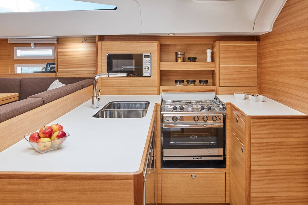 Yacht ELAN - Impression 50.1 "SkyFall"