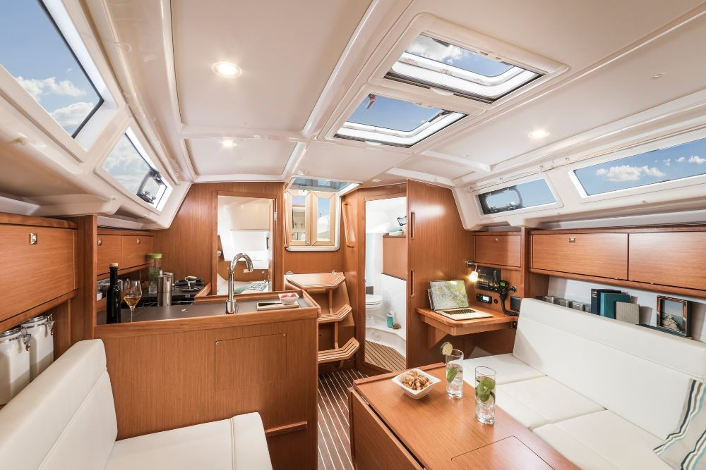 Yacht BAVARIA - Cruiser 34 "Saona"