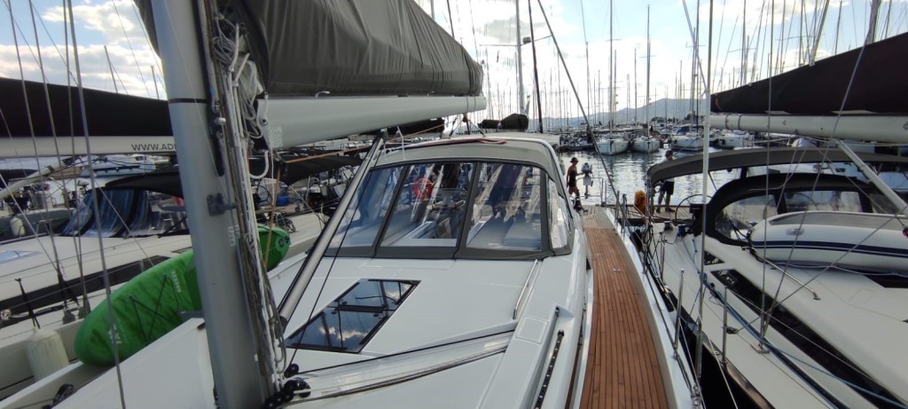 Yacht BENETEAU - Oceanis 54 "Spring Song"