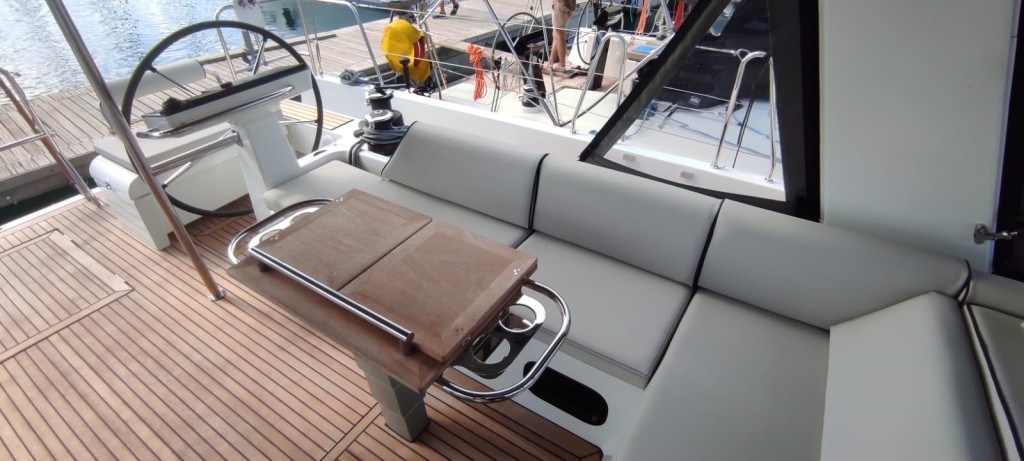 Yacht BENETEAU - Oceanis 54 "Spring Song"