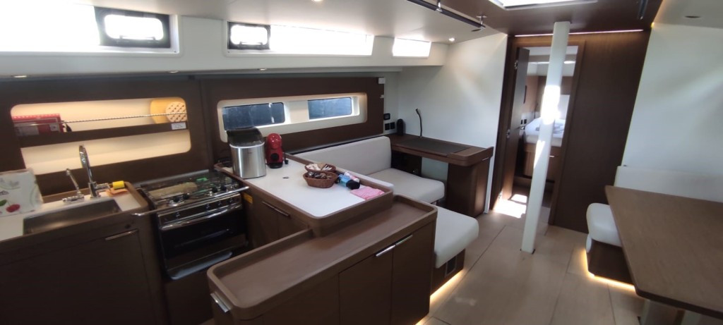 Yacht BENETEAU - Oceanis 54 "Spring Song"