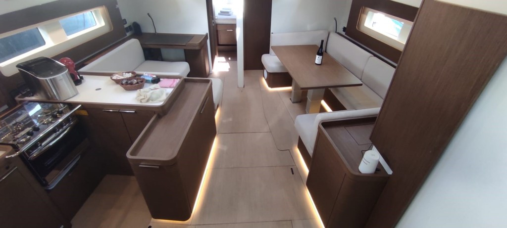 Yacht BENETEAU - Oceanis 54 "Spring Song"