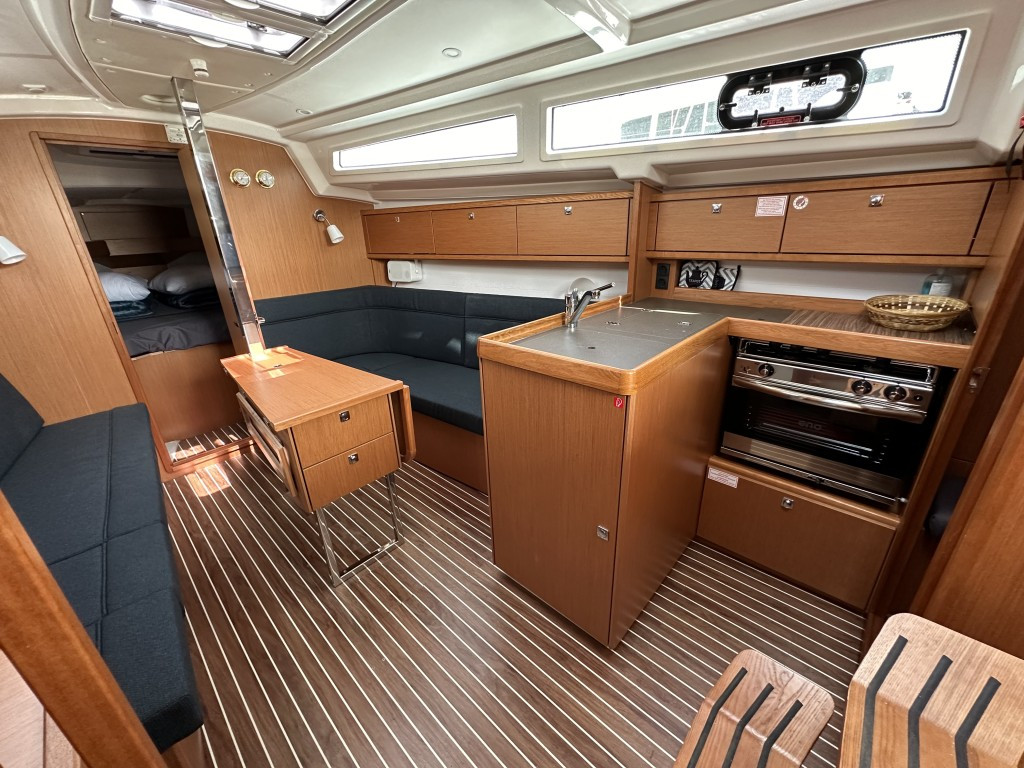 Yacht BAVARIA - Cruiser 34 "Eliza"