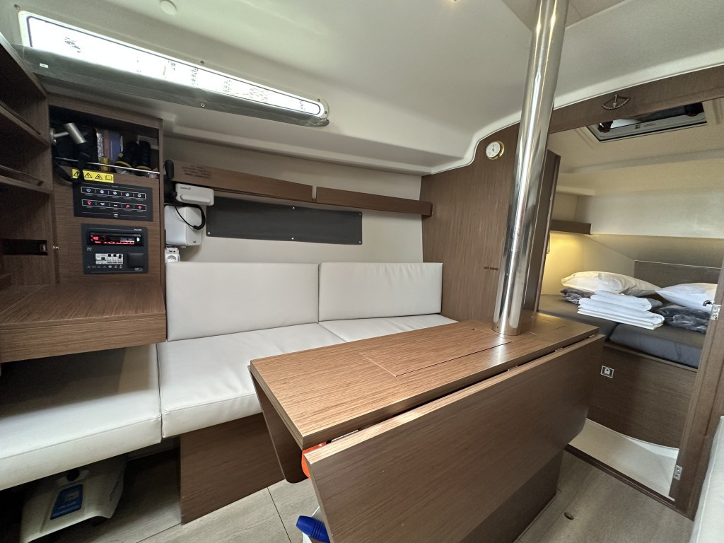 Yacht BENETEAU - Oceanis 34.1 "Aria"
