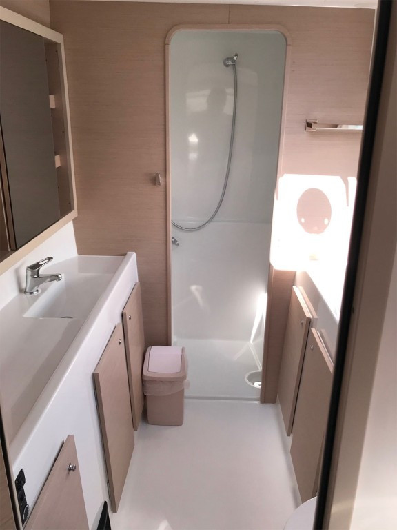 Yacht LAGOON - 42 "Find us"