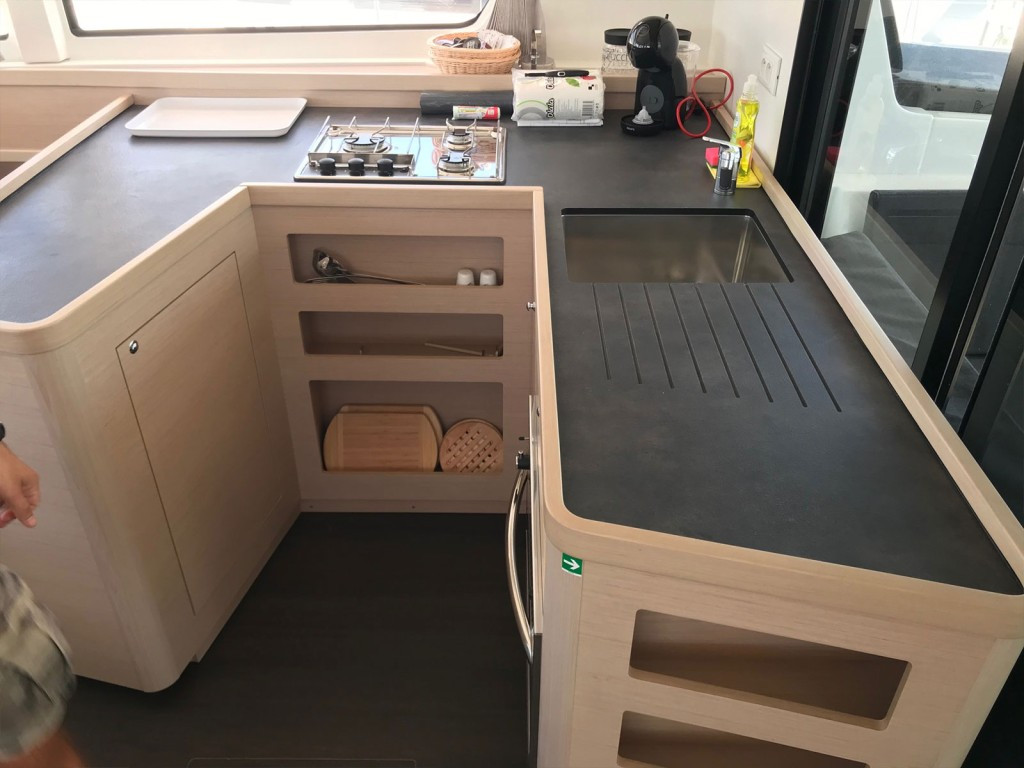 Yacht LAGOON - 42 "Find us"