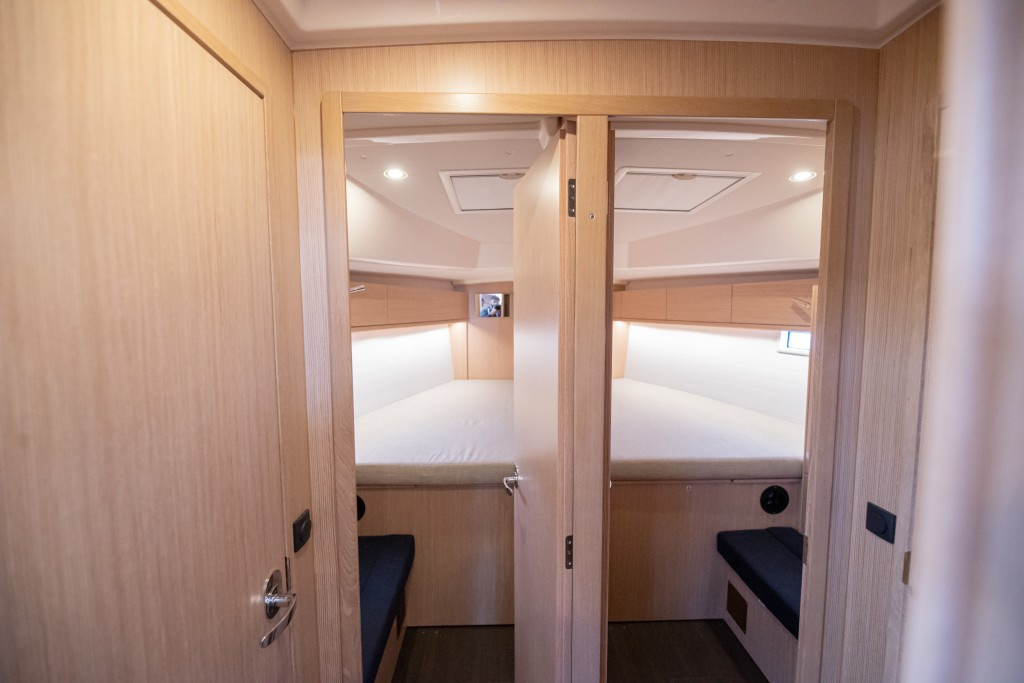 Yacht BAVARIA - Cruiser 46 "Blue-D"