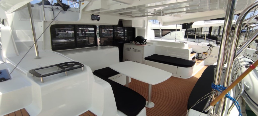 Yacht LAGOON - 46 "Summer Magic"